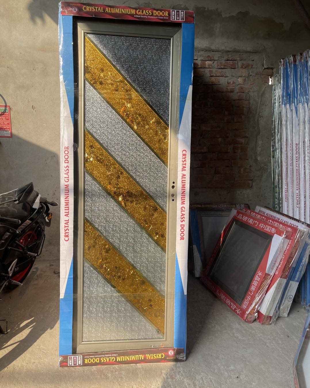 477792045_122132300360572590_5526958273395637694_n.jpg লাক্সারি গোল্ডেন জারা এলুমিনিয়াম গ্লাস ডোর - Image 11